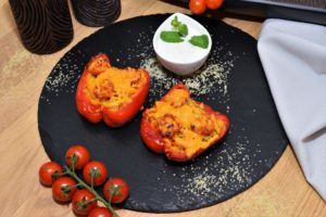 Polneti piperki so bulgur-Serviranje-bellakujna