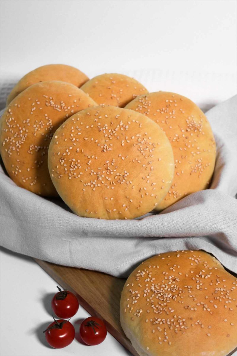 Hamburger lepcinja so susam-Mali lepcinja-bellakujna
