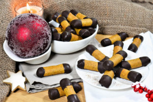 Марципан стапчиња со фстаци