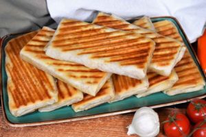 Banicki so pecurki na gril toster-Serviranje-bellakujna