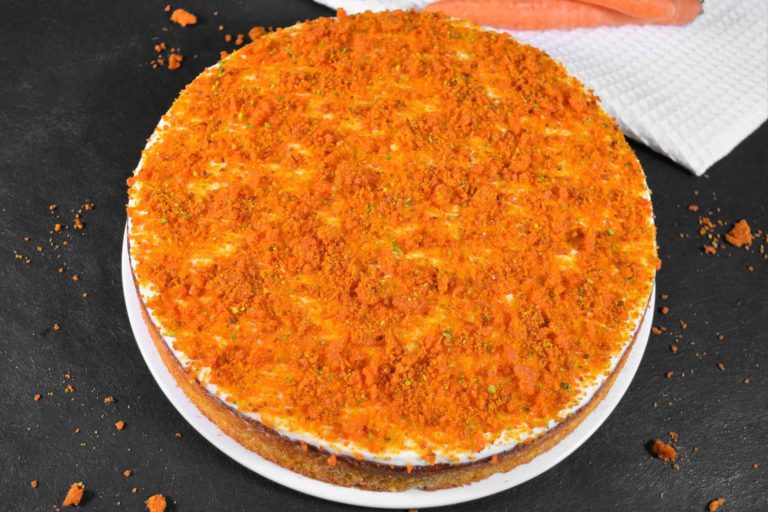 Torta od morkov i portokal so krckav toping-Serviranje-bellakujna