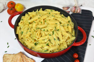 Makaroni vo sos od topeno sirenje-Serviranje-bellakujna