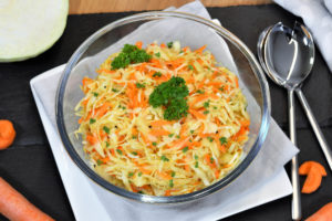 Zelka salata so topol preliv-Serviranje-bellakujna