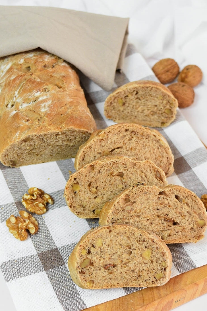 Krckavi bageti so orevi-Vkusni bageti-bellakujna
