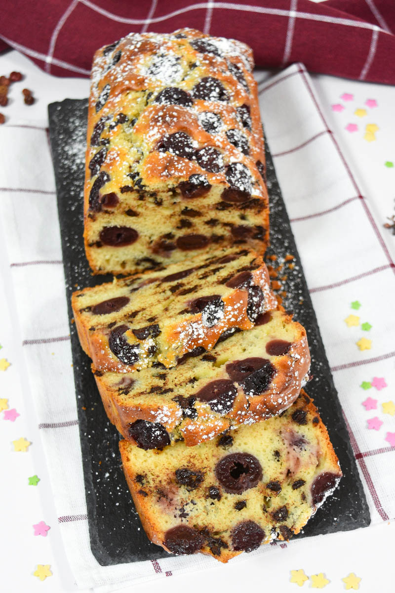 Socna torta so cresi i cokoladni kapki-Desert-bellakujna