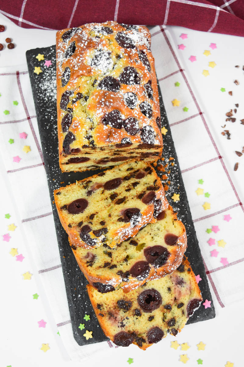 Socna torta so cresi i cokoladni kapki-Kolac-bellakujna