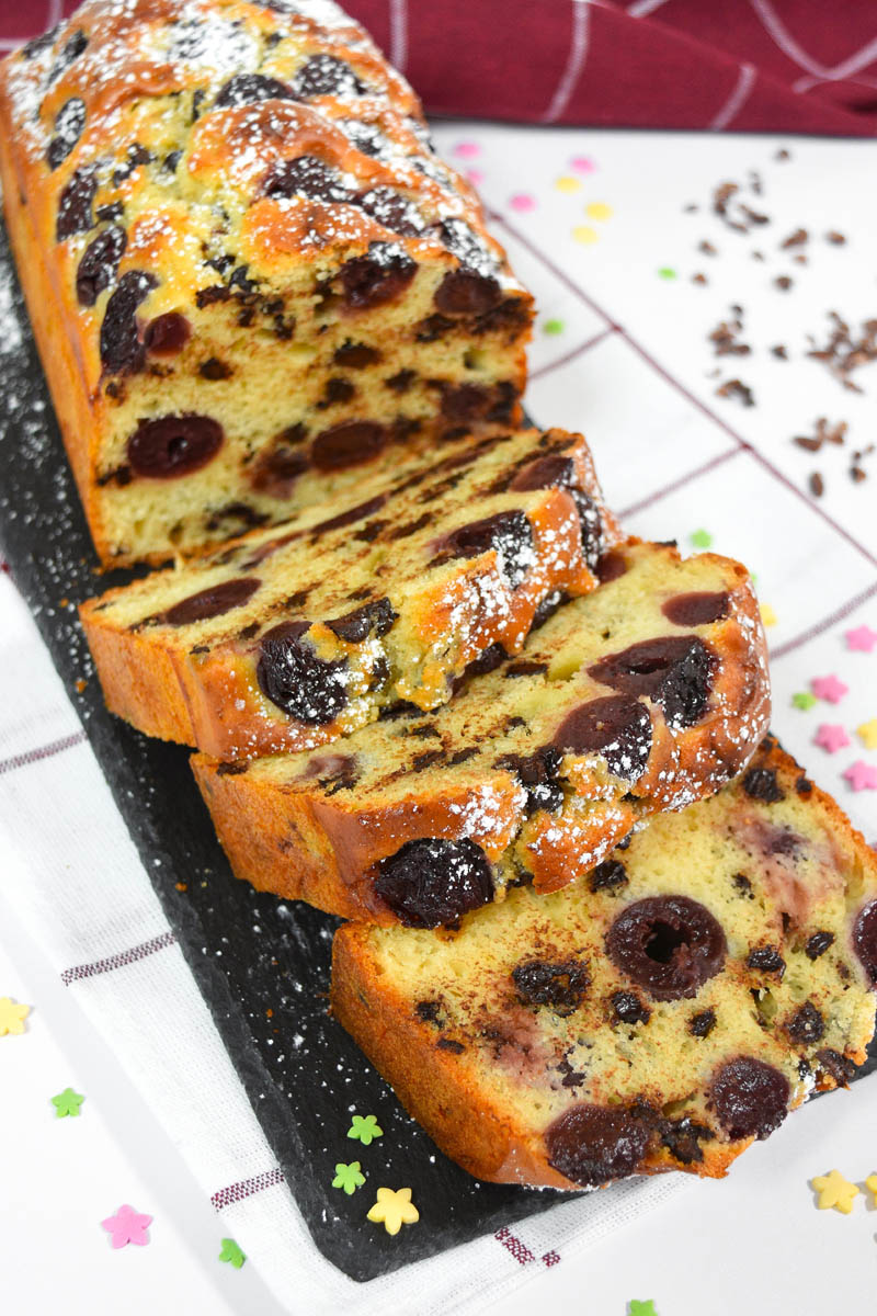 Socna torta so cresi i cokoladni kapki-Kolac so cresi-bellakujna