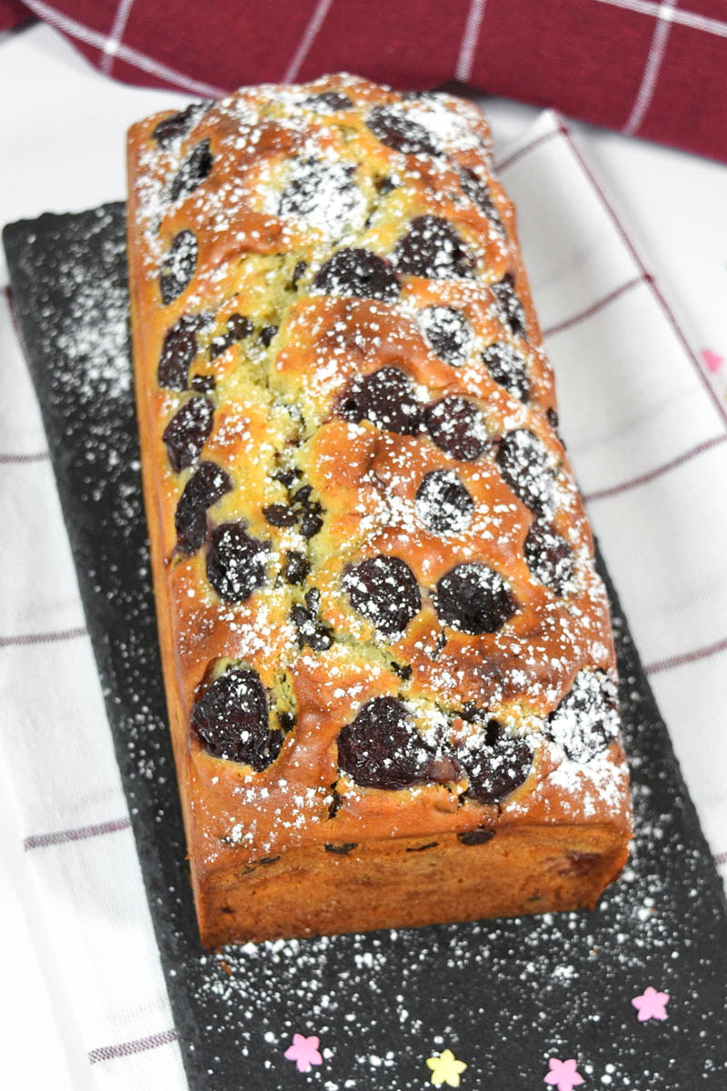 Socna torta so cresi i cokoladni kapki-Slatki peciva-bellakujna