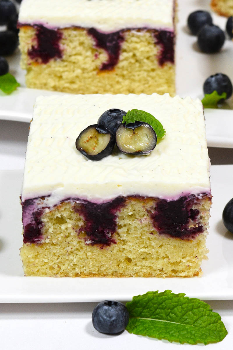 Torta so borovinki-Poke-Cake-Blagi pecenja-bellakujna