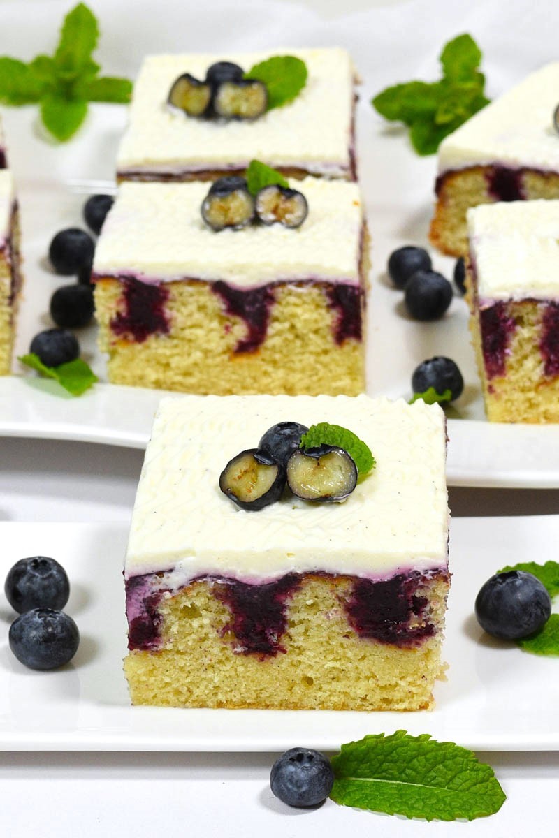 Torta so borovinki-Poke-Cake-Slatki pecenja-bellakujna