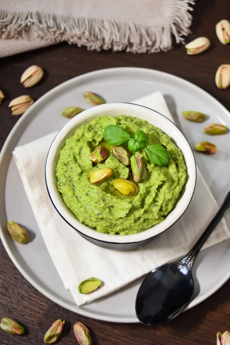 Avokado Pesto so F'staci-Namaz-bellakujna