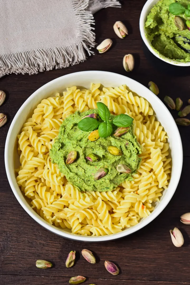 Avokado Pesto so F'staci-So testenini-bellakujna