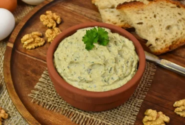 Namaz od jajca so senf i orevi-Recept-bellakujna