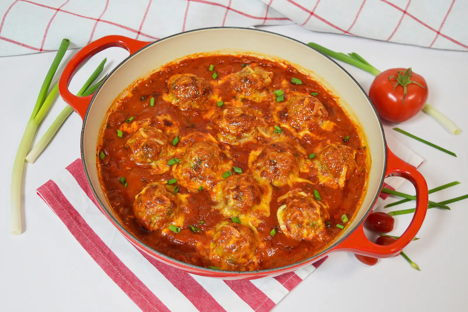 Ќoftinja vo sos od domati i kari-Recept-bellakujna