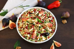 Kuskus salata so smokvi i mocarela-Serviranje-bellakujna